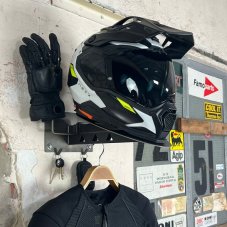 Gray Steel X7 věšák na moto přilbu a bundu (Ocel)